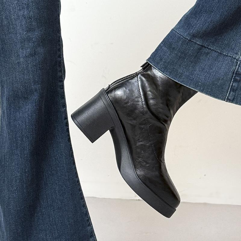 Bottes courtes rehaussantes pour femmes, petits talons hauts, bottes Martin à talon épais, bottines fines à bout carré.