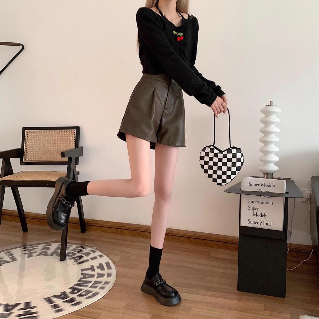2025 Women's High-Waisted A-Line Black PU Leather Shorts - Autumn/Winter Slimming Wide-Leg Casual Booty Fit