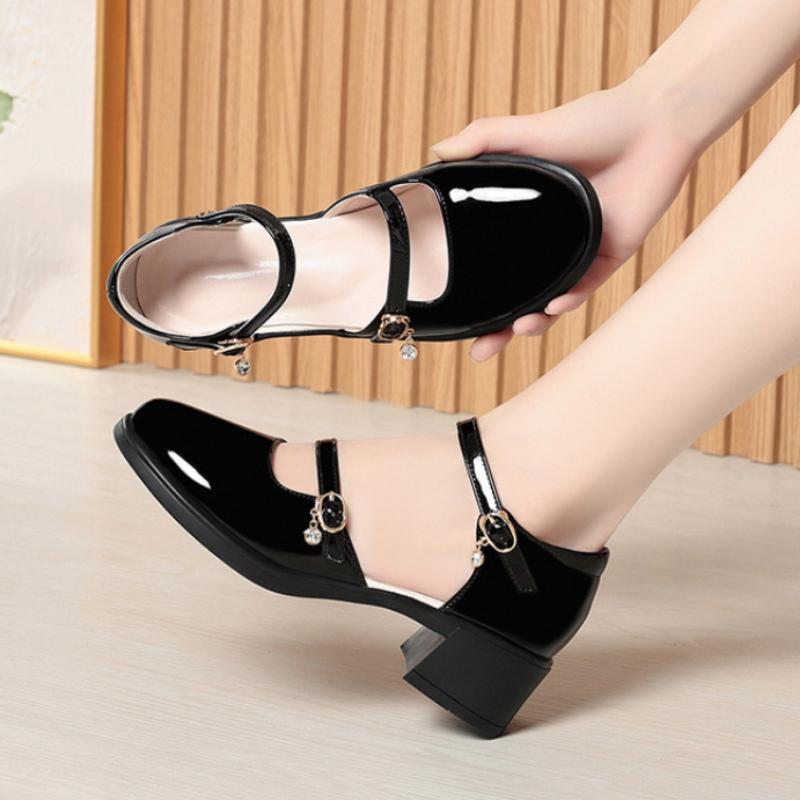 Women's Single Shoes with A Buckle and Medium Heels Summer Small Leather Shoes with Thick Heels Gentle Style Closed Toe Sandals