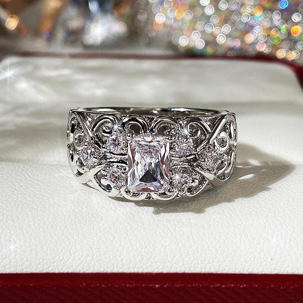 Retro court style jewelry, new pattern hollow flower ring, creative personalized zircon women's ring