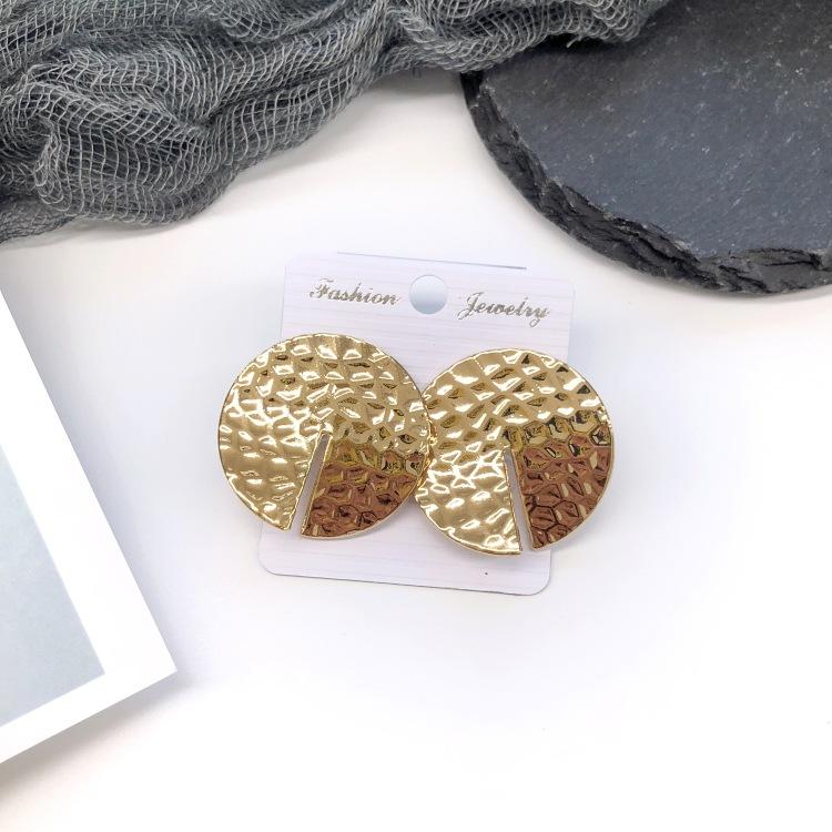 Retro stil personlighet överdrivna metallnitar örhängen enkla geometriska barockstil hoppande örhängen mode öron smycken