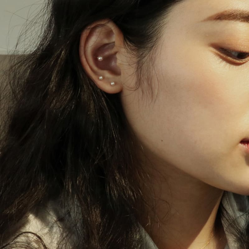 Less is more 14K Gold Pearl Earring