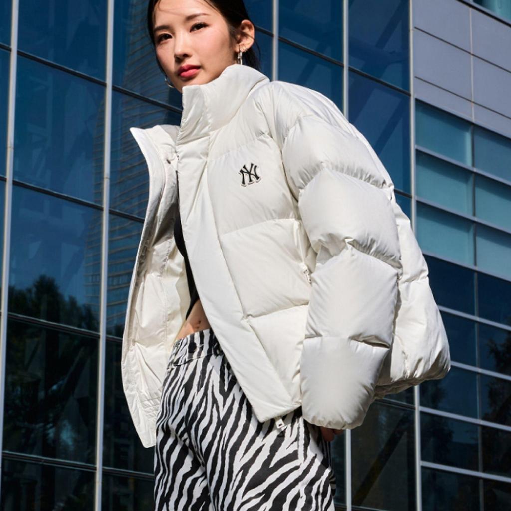 MLB New York Yankees Down Jackets Unisex Cream Stand Collar Moderate Puffer Jacket (Unisex) Down Jackets 3ADJB0736 50CRS