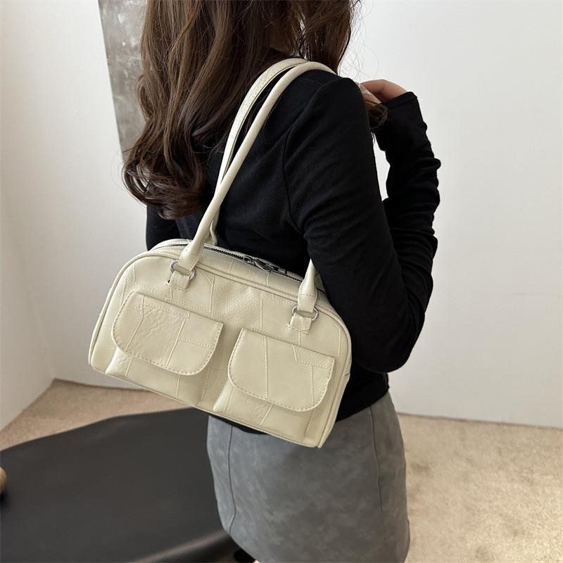 Stylish And Spacious Underarm Bag For Women In Vintage And Minimalist Designs