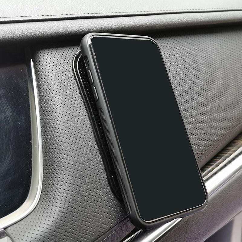 1 szt. Czarna mata antypoślizgowa na telefon komórkowy na konsolę środkową samochodu, pojemnik na perfumy, silikonowe akcesoria dekoracyjne do samochodu