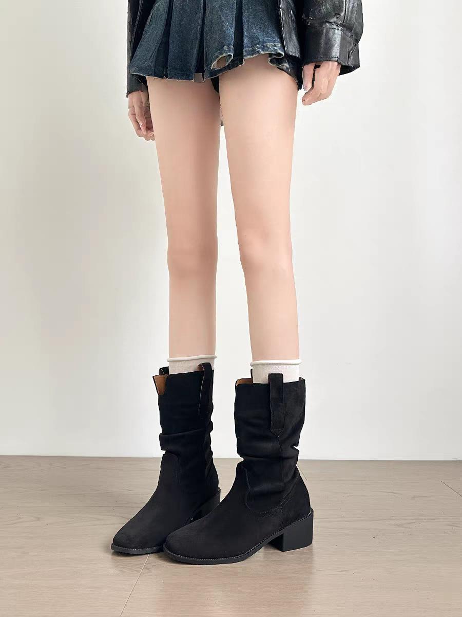 

Ветер пустоши подчеркнул V-образный вырез ковбойских сапог западного стиля женские 2025 новые с небольшой высотой на танкетке тонкий ворс короткие сапоги 40 чёрный