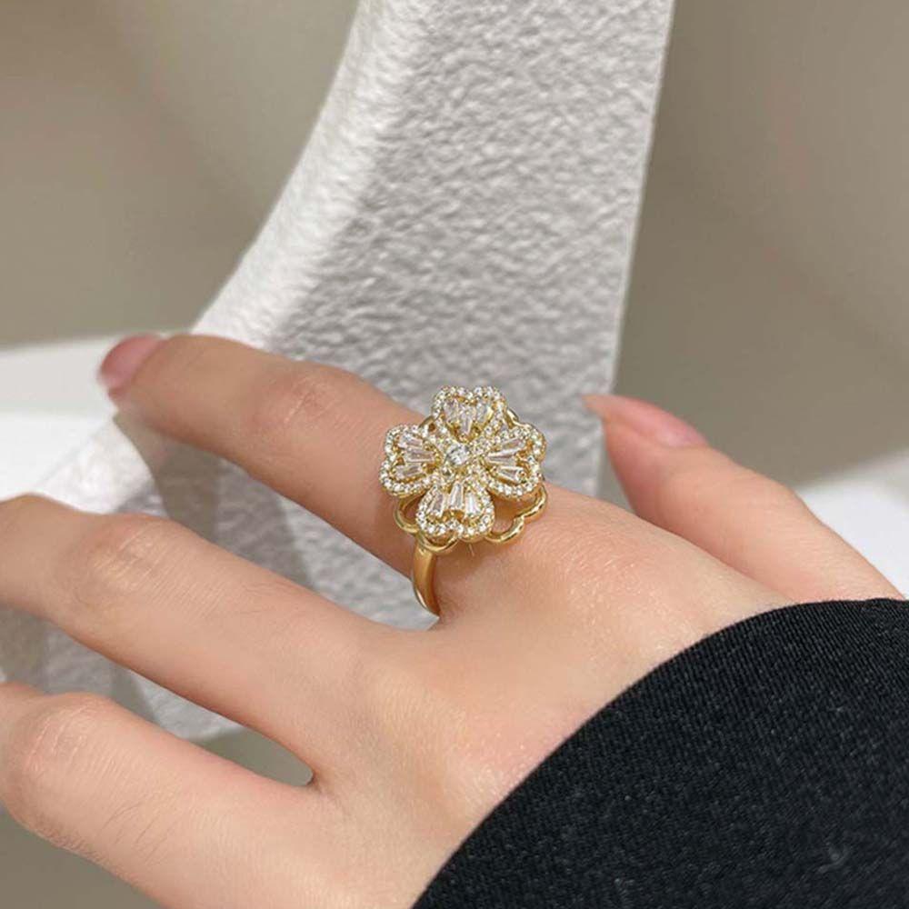 Luxury Rhinestone Four-leaf Clover Rings Women Finger Rings Korean Style Spinning Zircon Rings