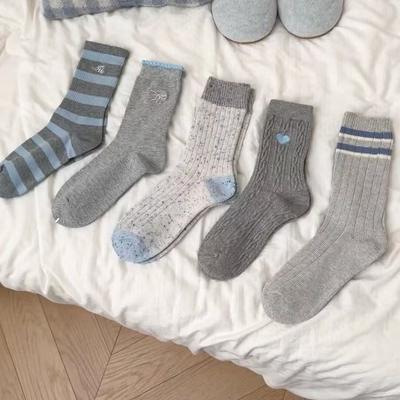 5 Pairs Autumn and Winter New Socks Gray Women's Socks Simple Wind Cotton Warm and Comfortable Medium Tube Fashion Socks