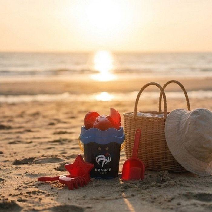 Seau de plage garni - Équipe de France FFF - pelle & râteau - 2 moules étoiles - bleu/rouge/jaune