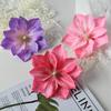 Decoração de casa – Flores e coroas artificiais