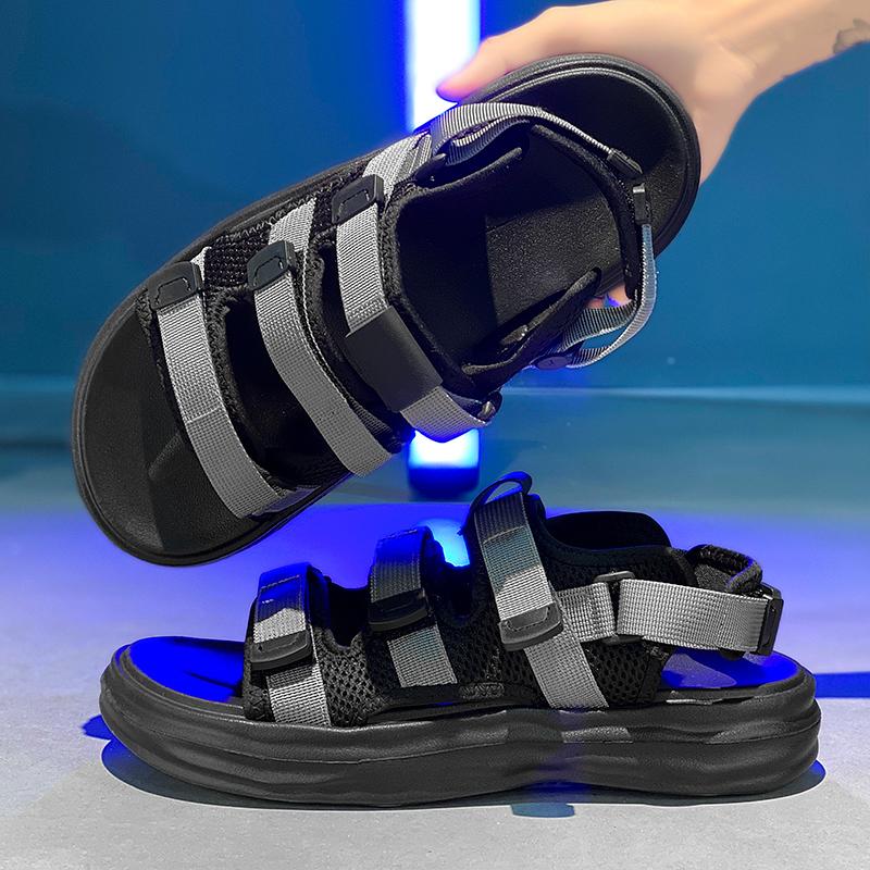 Fashion Black Sandals Men Breathable Summer Shoes Man Outdoor Men Sandals Antiskid Beach Sandals Hollow Shoes Collision Avoidance