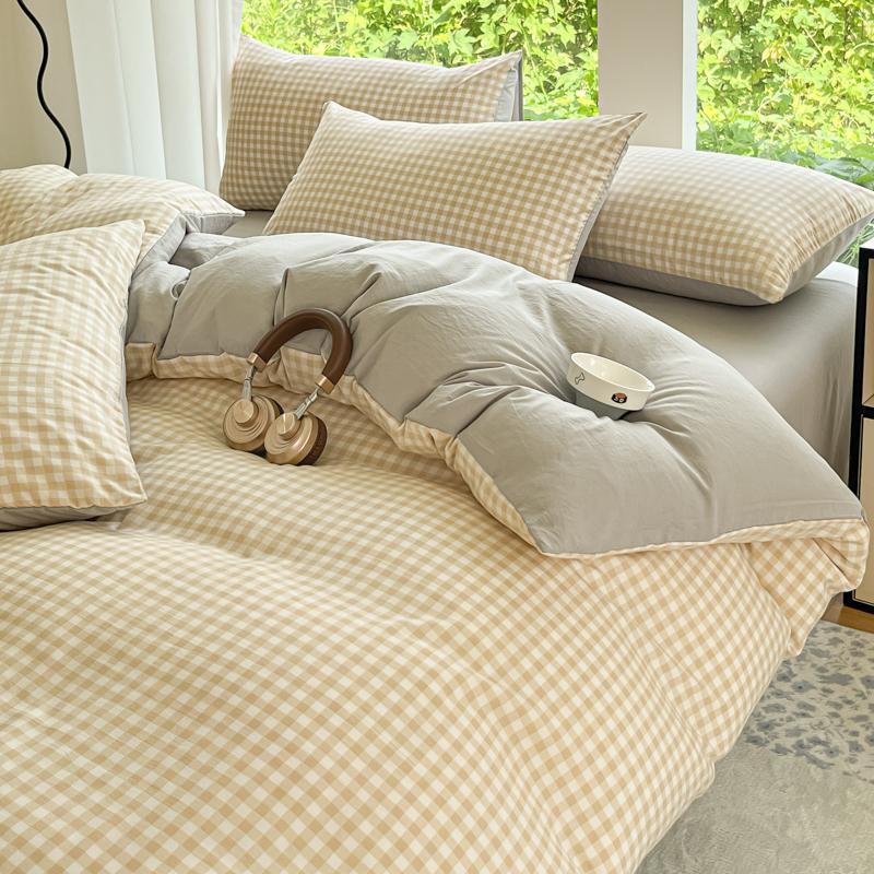 3pcs Simple, soft and skin-friendly duvet cover 3-piece set (1 duvet cover +2 pillowcases) (without core)Striped checkered