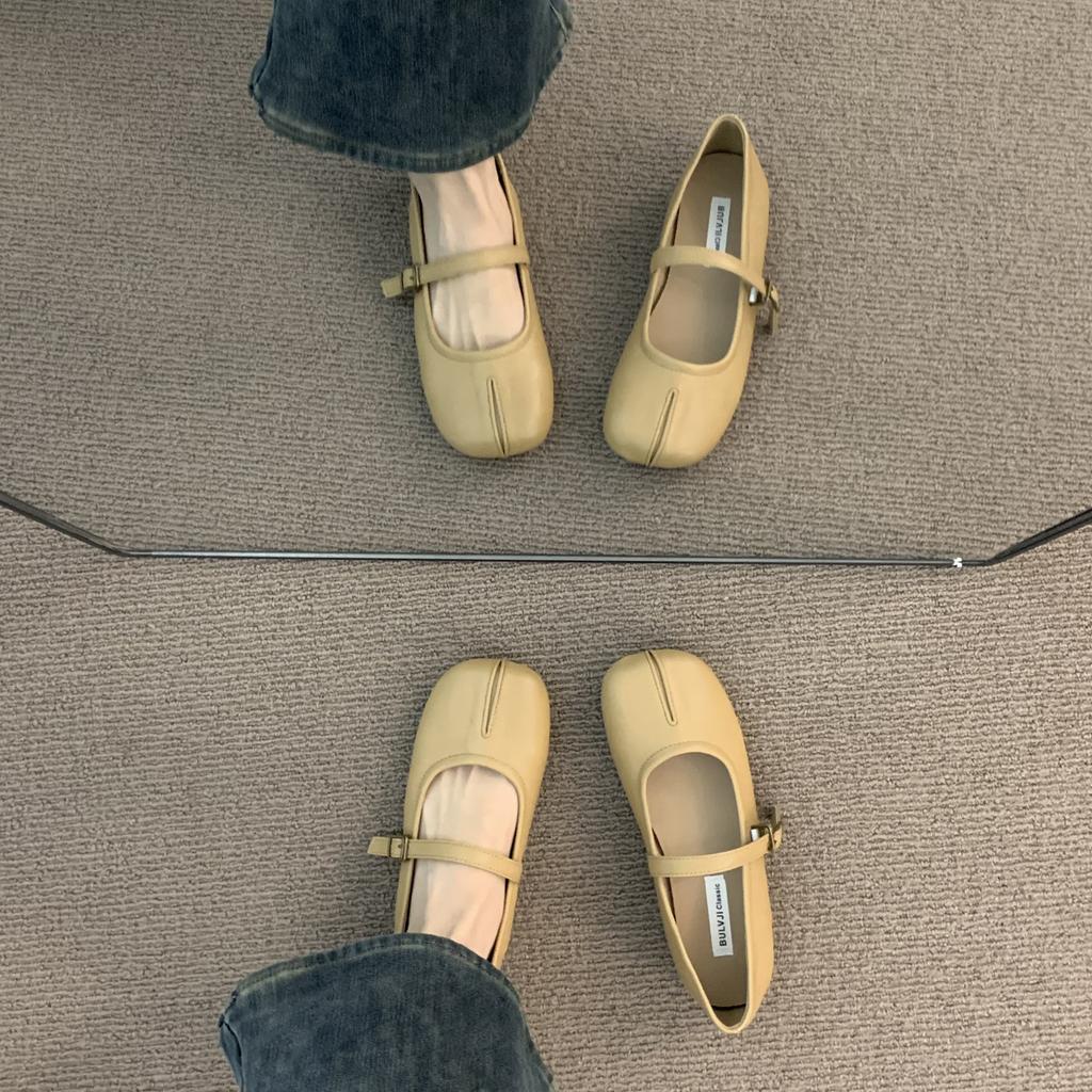 Flat-bottomed gentle evening shoes French cream yellow pig's trotters single shoes women's spring and autumn soft-soled split-toed Mary Jane grandma l