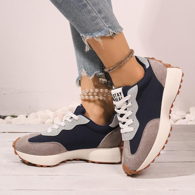 New Lightweight and Large-sized Sports Shoes, Breathable Front Lace-up, Casual and Versatile Running Shoes for Women