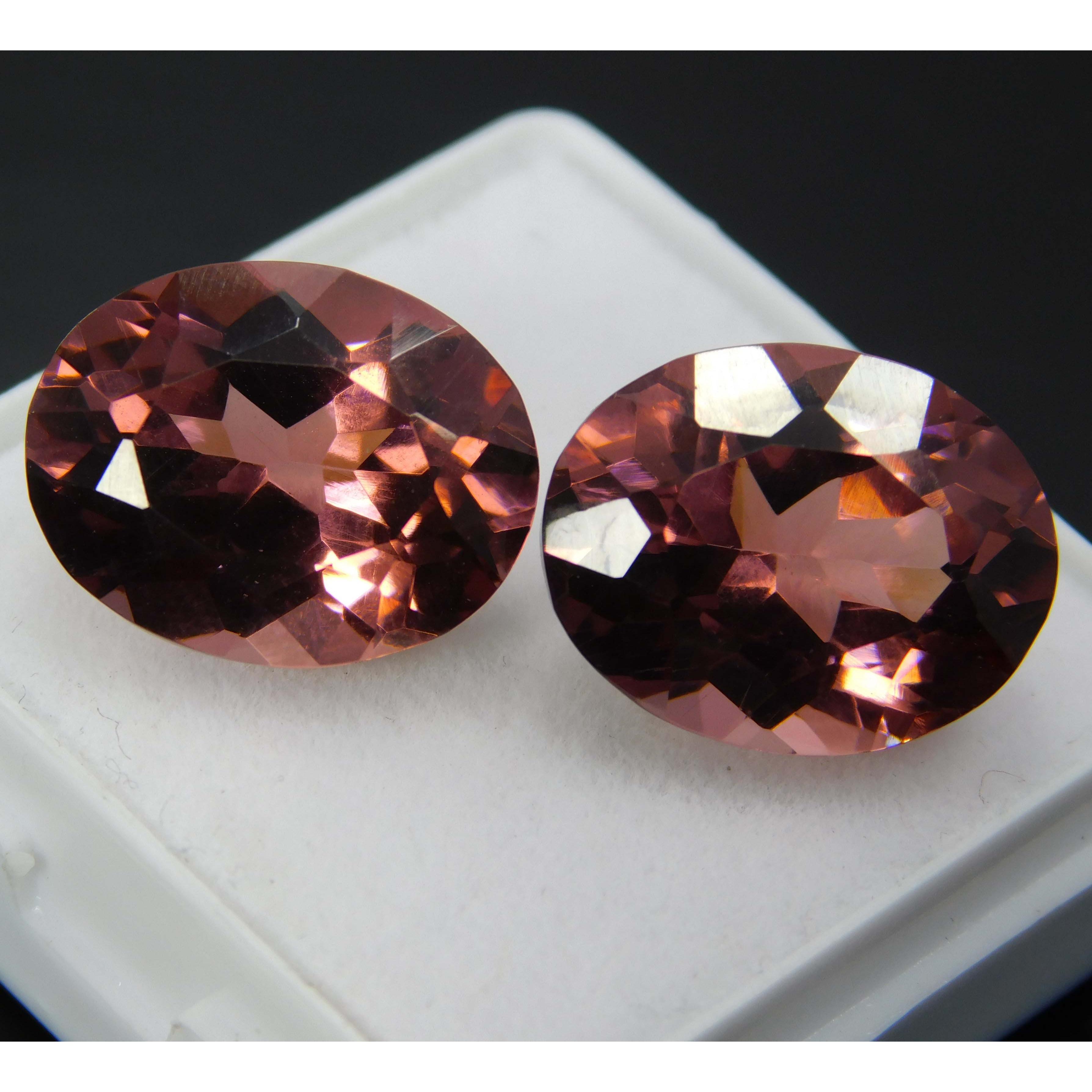 

Падпараджа Сапфір Овальне Огранювання Натуральний 20.75 Карат Сертифіковані Розсипні Дорогоцінні Камені Пара A-2343 13.6 mm Approx. коричневий