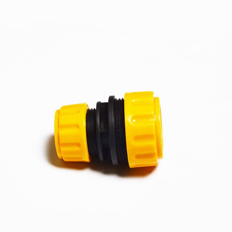 1/2 to 3/4 Plastic Connector & Repair Adapter