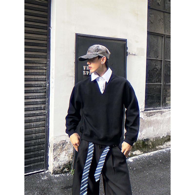 

Men s White & Grey Striped Fake Two-Piece V-Neck POLO Hoodie, Autumn College Style, Boxy Short Wide Fit, Long Sleeve M