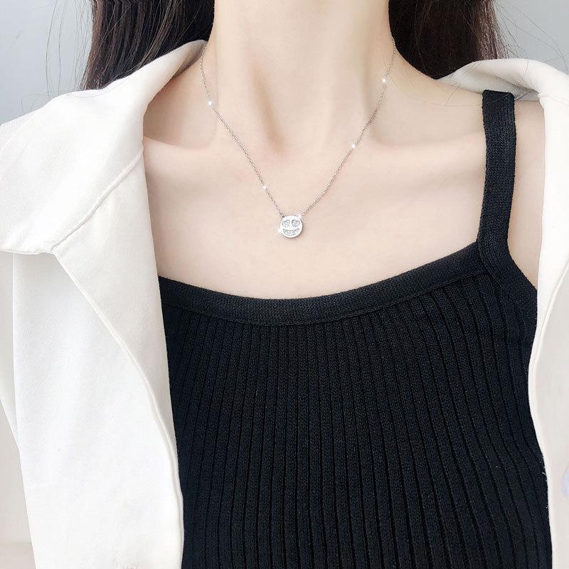 

Любовь Улыбка Улыбка Бриллиантовое Ожерелье Темперамент Простой Женский Нишевый Дизайн Чувство Ключичная Цепочка