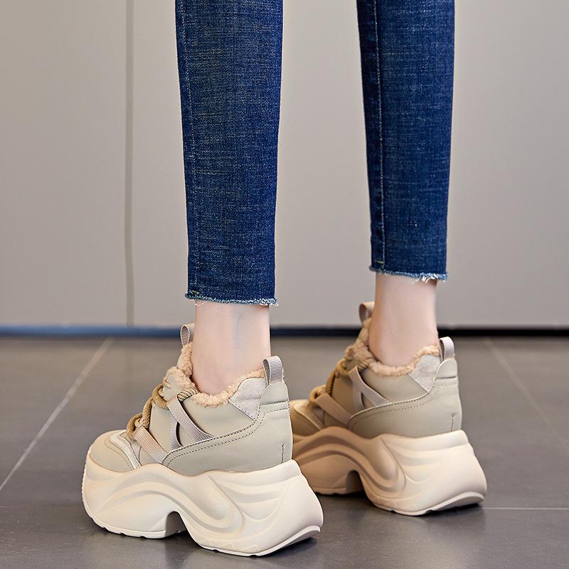 Innere Höherstellung neue flauschige Dad-Schuhe dicke Sohle Plüsch kleine Sport- und Freizeitschuhe