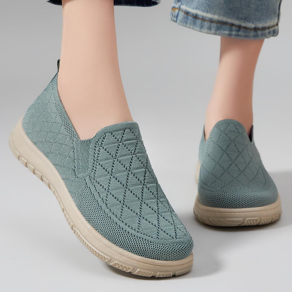 Women's Shoes Spring Slip On Cloth Shoes Low Top Flat Shoes Soft Bottom Comfortable Versatile Mom Shoes Casual Soft Walking All Day Sneakers