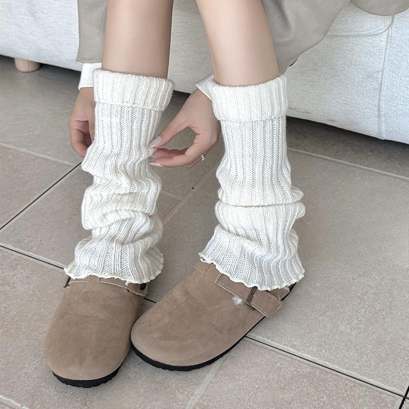 The Mid-calf Socks for Autumn and Winter Look Slimmer. Pair The Leg Socks with Snow Boots. Add Thick and Warm Leg Covers In Winter