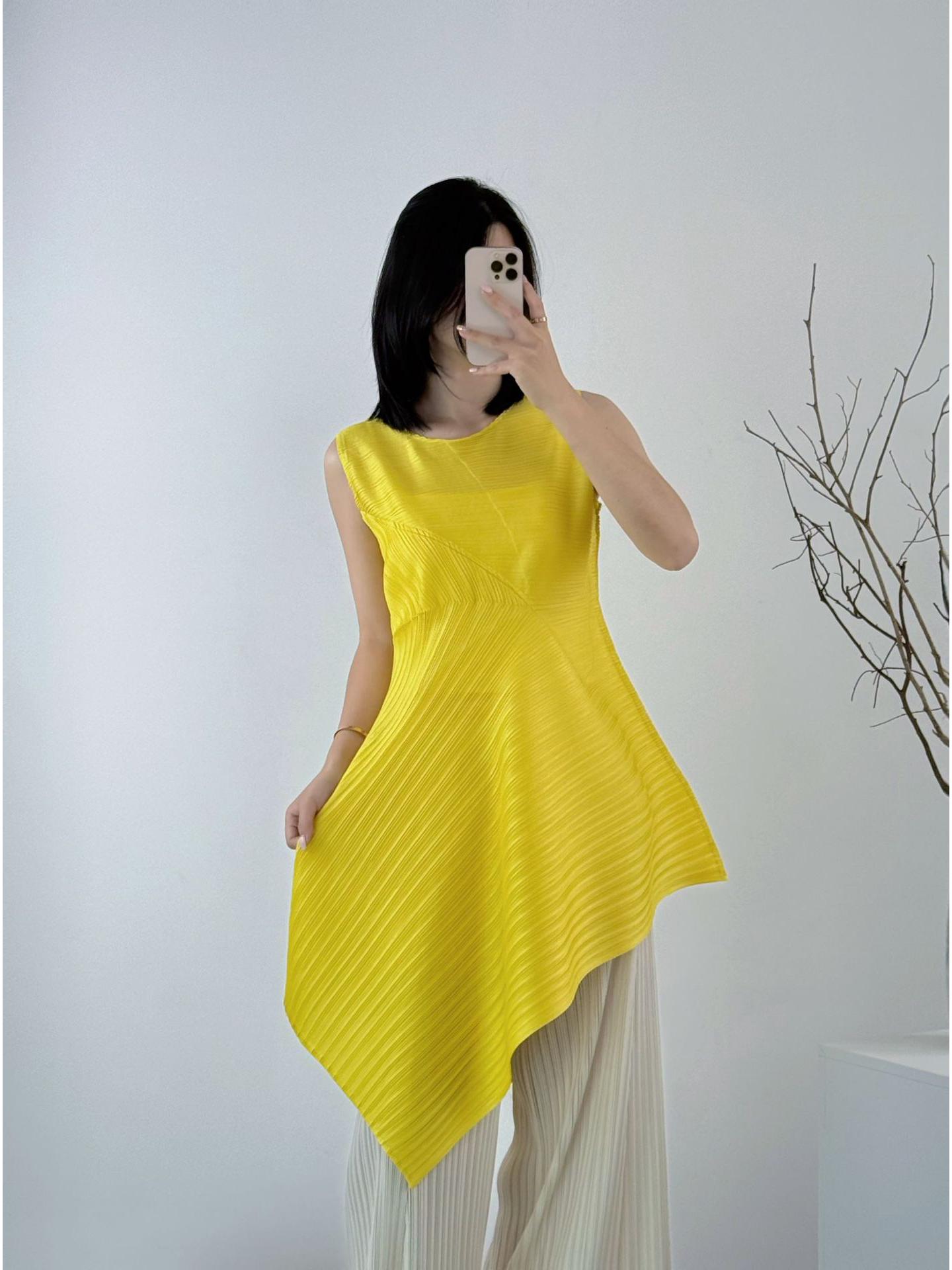 Miyake Pleats PP Irregular Sleeveless Long Dress - Japanese Casual, Waist-Cinched, Slimming, Lightweight Luxury Fashion. One Size жёлтый