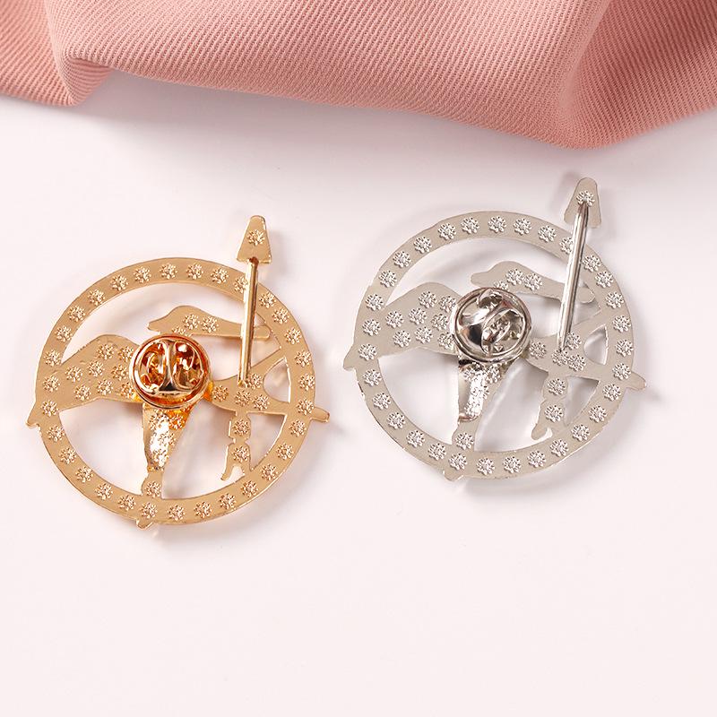2024 Mockingbird Retro Metal Brooch - European & American Style, Versatile Round Alloy Jewelry.