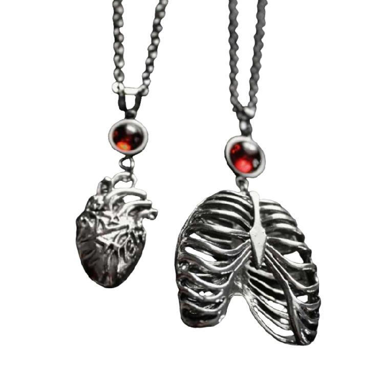 Detailed Metal Gothic Necklace With Heart Charm Perfect For Dark Aesthetic Wardrobe