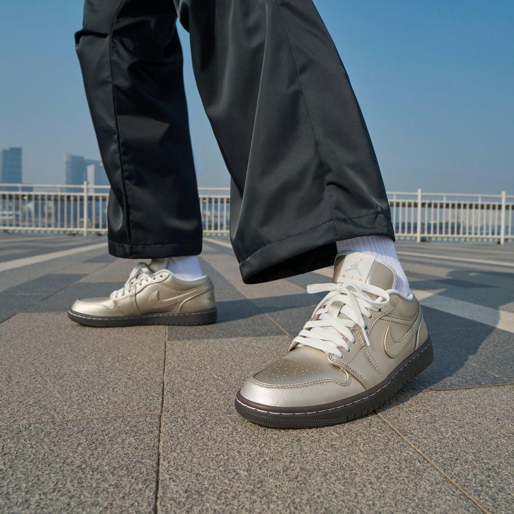 Jordan 1 Low SE Металлический цинк (Женский) 36