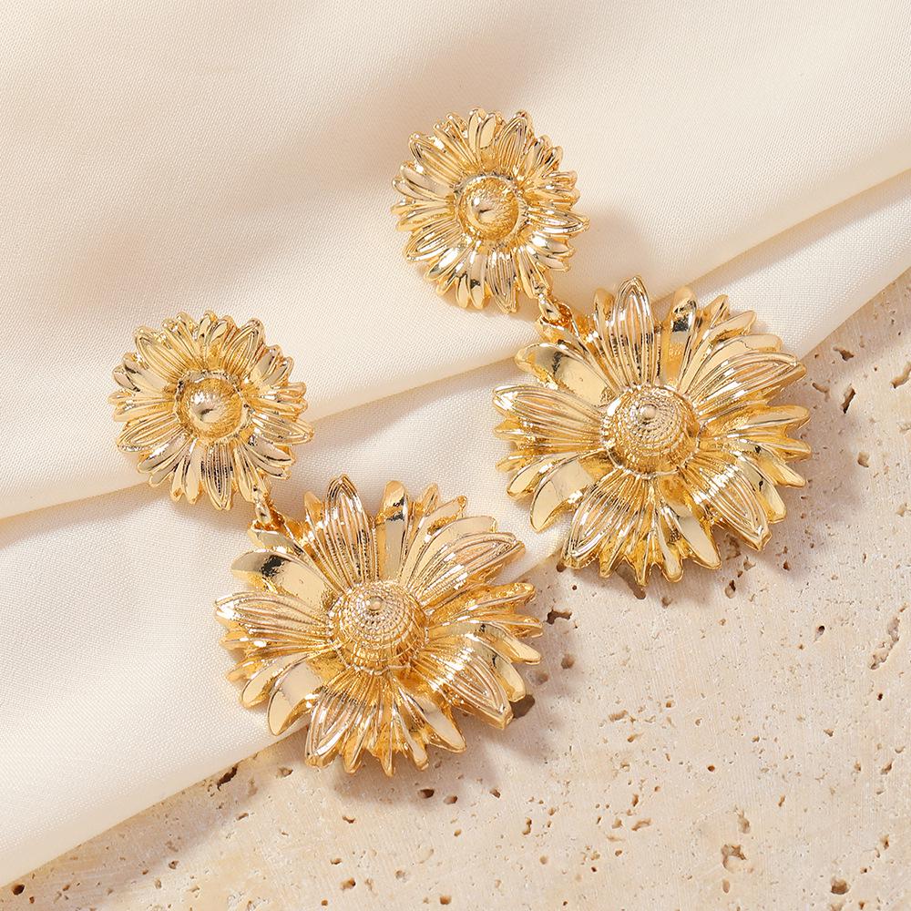 Retro Heart 3D Alloy Earrings - European  American Popular Style