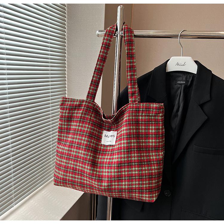 

Leopard print canvas bag women s large capacity 2024 new autumn and winter versatile casual shoulder bag commuter tote bag