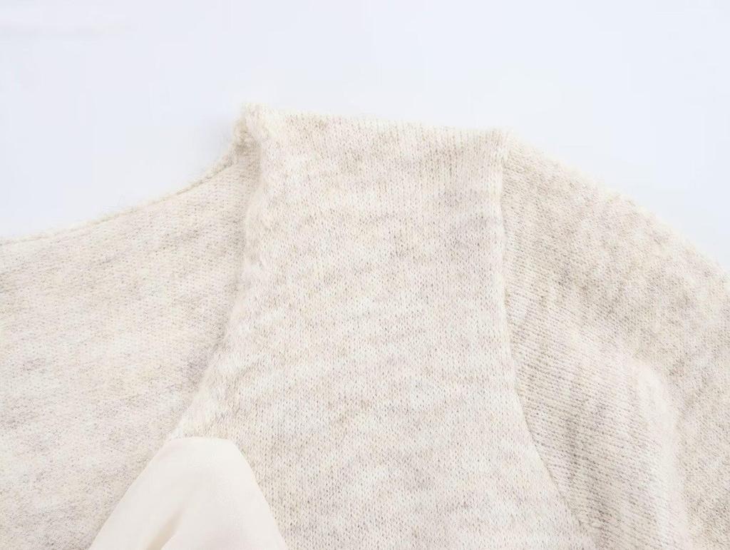 2025 Spring Women's Lace Trim V-Neck Reversible Knitted Pullover Sweater - Euro-American Style Fashion