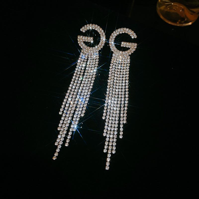 Brincos da Moda Exquisitos com Borla Longa: Elegante, Brilhante e Versátil para Mulheres