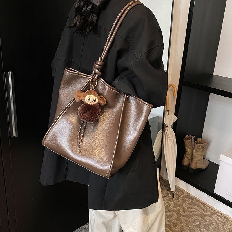 Large-capacity commuter tote bag women's new autumn and winter shoulder underarm bag portable shoulder mother and child bag