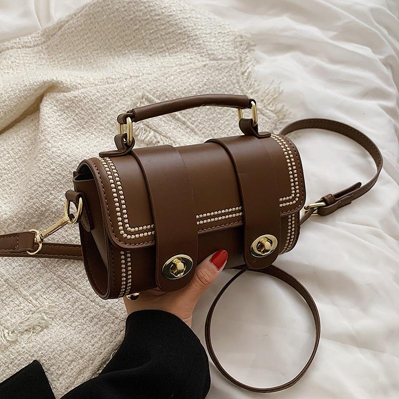 This Year, Foreign Style Contrasts Colors, Retro High-end Sense, Portable Small Bags, Fashionable, Simple and Versatile Commuter Messenger Women's Bag