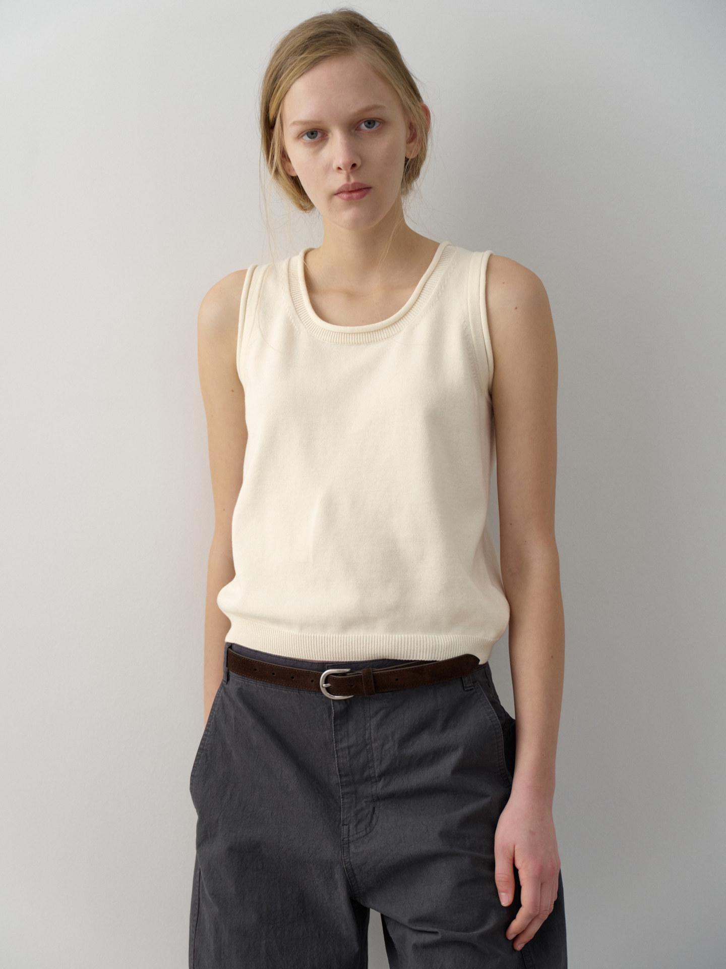 

Korean Cotton U-neck Sleeveless Knit Vest Top One Size слоновая кость/белый