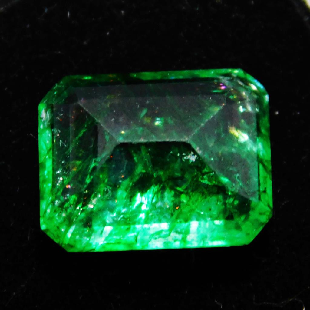 Natural Colombian Emerald Emerald Shape 8 Ct Green Certified Loose Gemstone