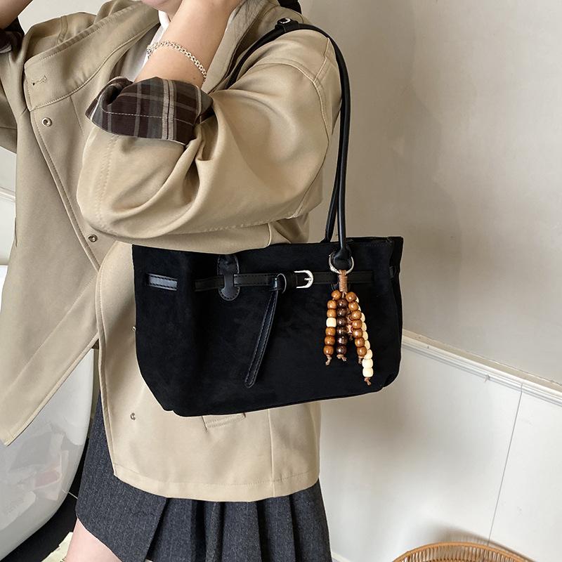 Осень и Зима Ретро Вместительная Высококлассная Повседневная Сумка-тоут на Одно Плечо чёрный