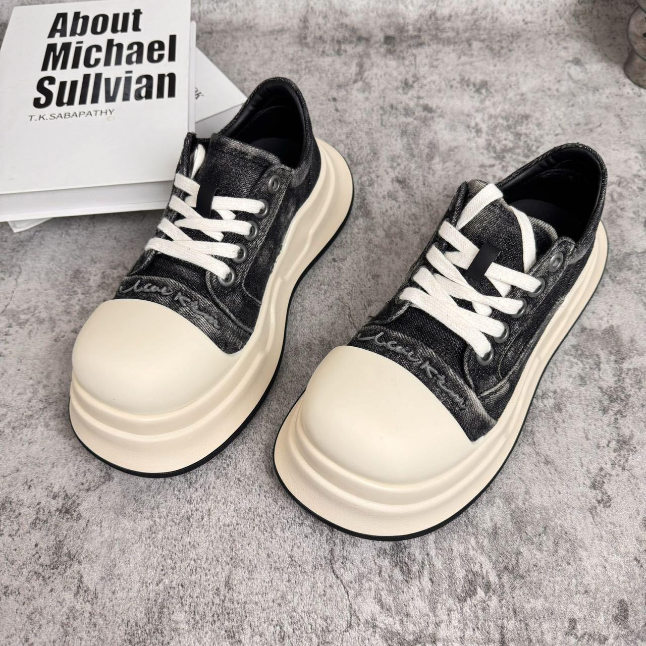 

Черные и белые туфли Mickey Canvas для женщин - весна/лето 2024 г. Толстая подошва, увеличивающая рост, уродливо-милые спортивные повседневные туфли 37 джинсовый синий