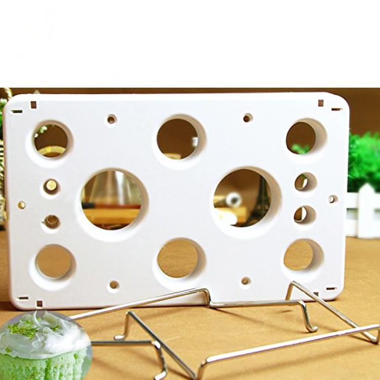 Baking Tools: Cake Decorating Bag and Rack with DIY Mold