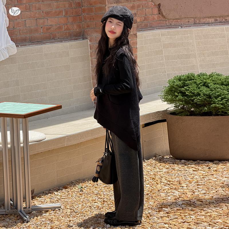 Mädchen Set im koreanischen Stil: Schwarze Strickweste mit Weitbeiniger Hose und Langarmshirt - Ankunft Herbst 2026