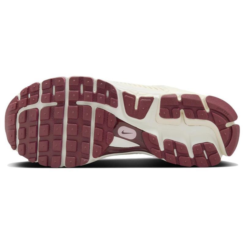 Nike Pantofi sport casual pentru femei Zoom Vomero 5 Valentine's Day HF0737-111