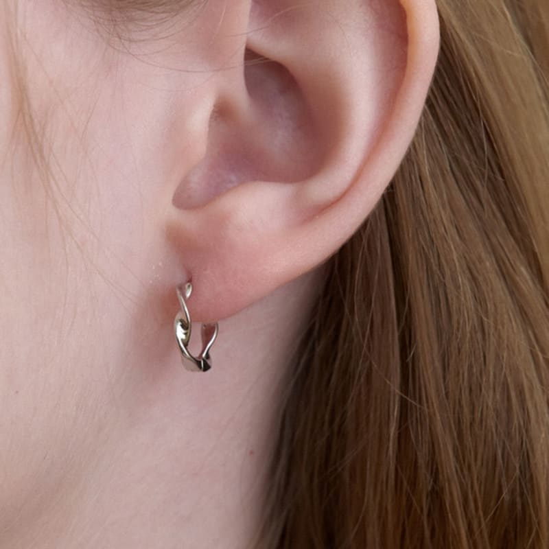 Primaute Basic Twist Earring