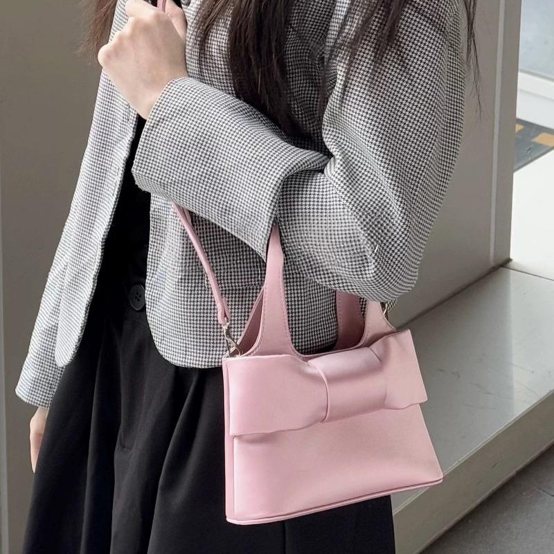This Handbag Is Cute, Sweet and Girlish. It's A Fashionable and High-quality Crossbody Bag