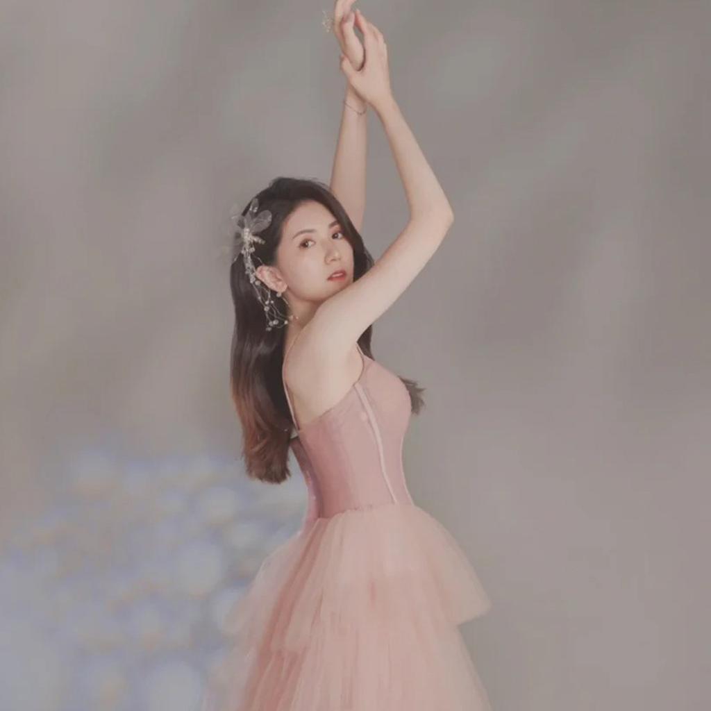 Rosa exklusiv födelsedag fluffig garn aftonklänning dam ny vuxen ceremoni offentlig kjol lätt lyx nisch