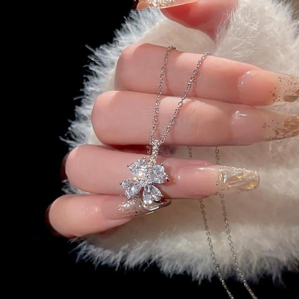 Women's Glass Big Flower Pendant Necklace