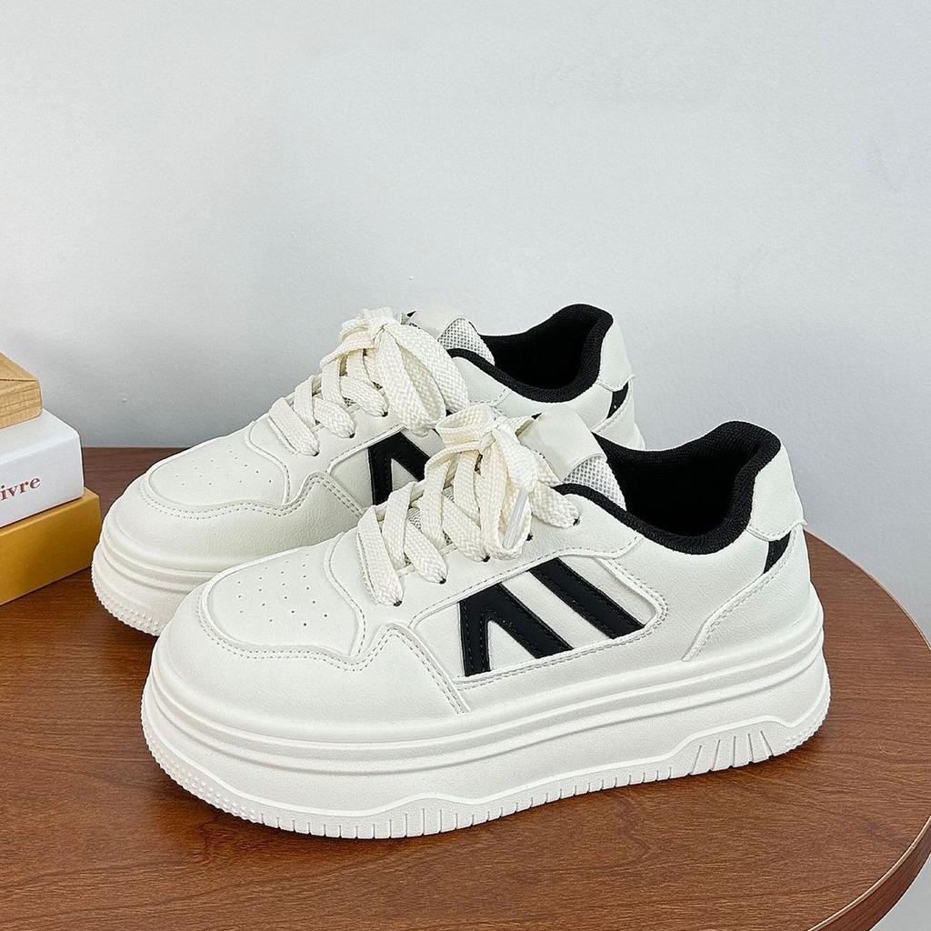 Fashion versatile women's high-end thick-soled heightening board shoes autumn new with skirts casual shoes