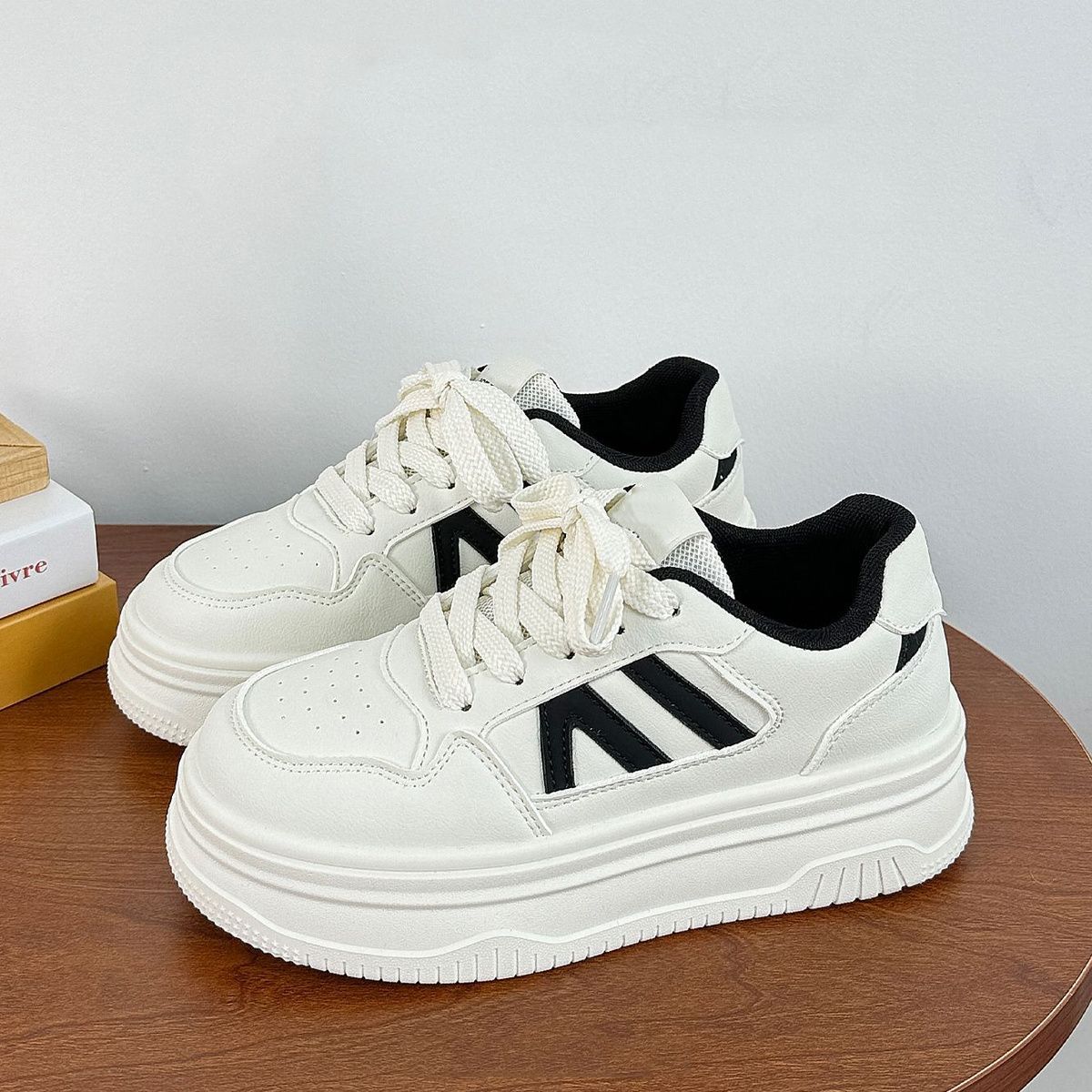 

Модные универсальные женские хай-энд кроссовки на толстой подошве с увеличением роста, осенние новинки, для ношения с юбками, повседневная обувь 40