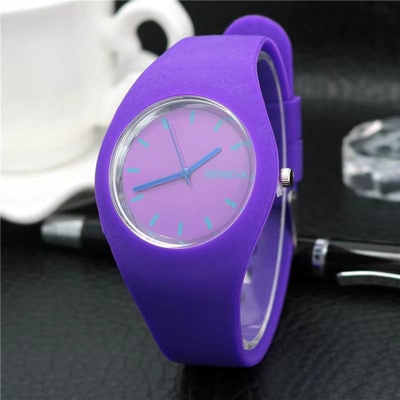UTHAI CQ07 Kids Children Watch Quartz Wristwatches for Boy's Clock for Girl Fashion Child Watches Simple Silicone White Black