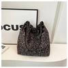 Large Capacity Leopard Print Women's Bag New Versatile Retro Messenger Bag of High Value Elegant Shoulder Bag